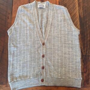 Vintage Heritage button front sweater vest